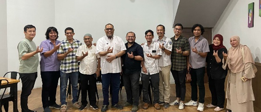 Diskusi Santai Dosen Bedah dalam Suasana Kekeluargaan